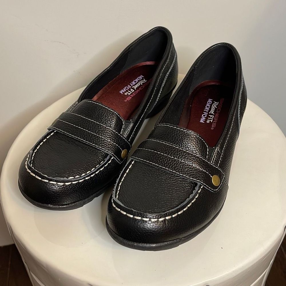 Skechers Relaxed Fit Memory Foam Loafers. Size 7.5 Black